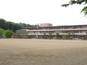 東中学校