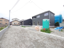 【3号棟】
◆土地／294.77平米（通路部分含む）◆建物／103.68平米