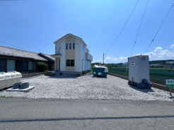 ◆1号棟
◆土地／228.5平米◆建物／108.47平米