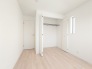 洋室5.7帖　収納付き