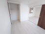１F　洋室5.2帖　収納付き