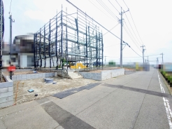 2号棟:南道路に面し日当たり良好
◆土地:199.6平米◆建物:103.68平米