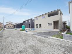 【2号棟】
◆土地/203.09平米(通路部分含む)◆建物/103.68平米