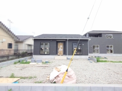 【4号棟】
◆土地/280.83平米(通路部分含む)◆建物/87.48平米