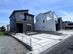 【1号棟】
◆土地/155.27平米◆建物/110.54平米